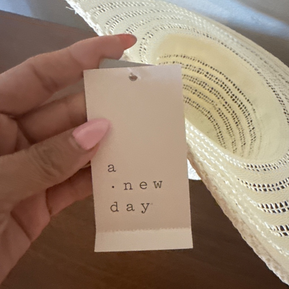 A new day adjustable hat - Picture 3 of 4